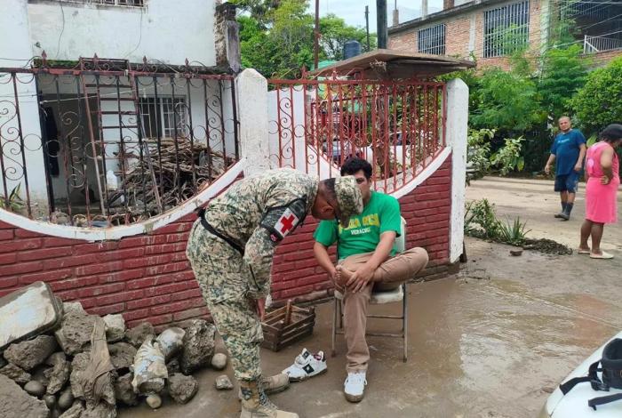 471 brigadas médicas combaten incomunicación por deslaves en estados afectados por lluvias