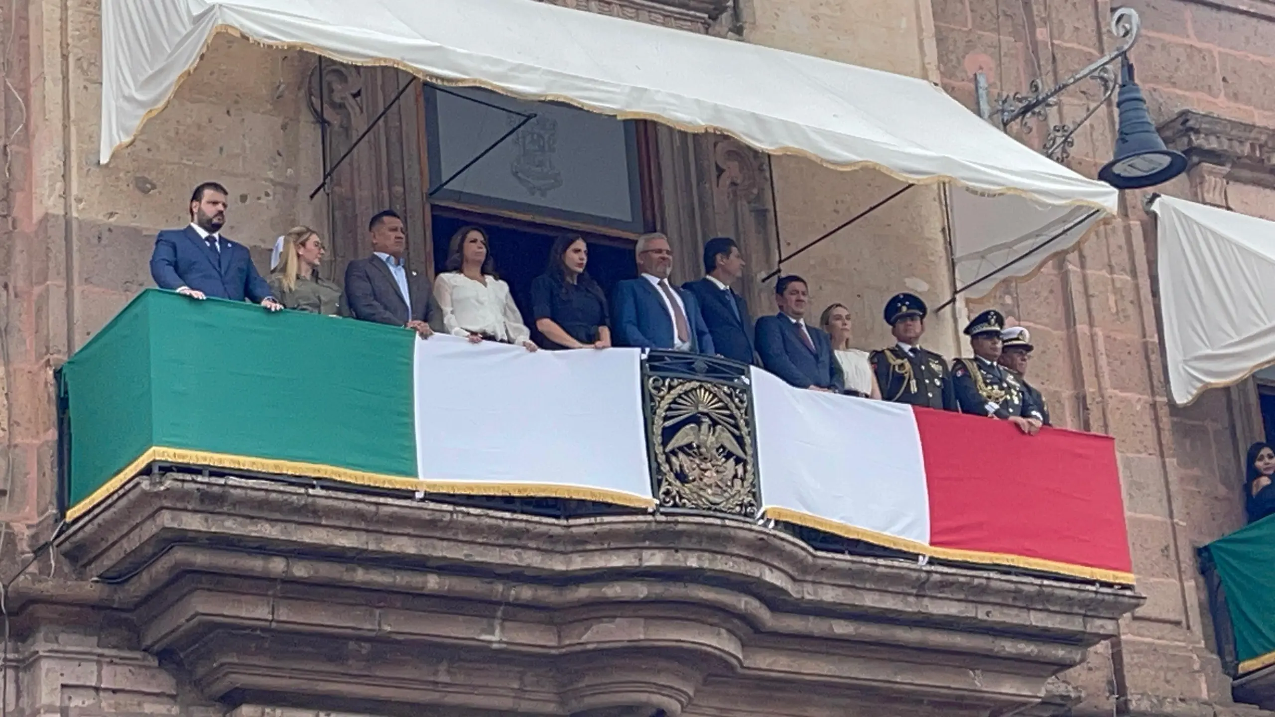 7,186 personas integraron el desfile cívico-militar este día