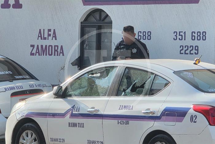 A balazos y con bombas molotov atacan base de taxis, en Zamora