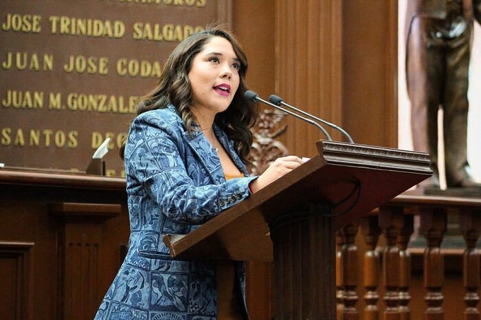 A construir un Michoacán y país en el que vivamos con dignidad: Xóchitl Ruiz