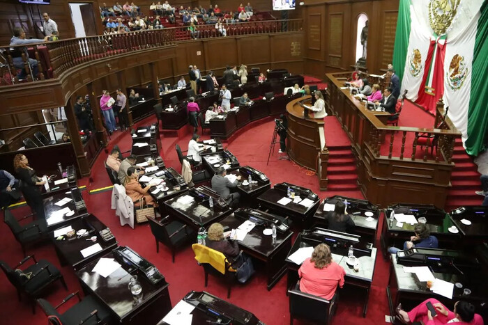 A costa de los trabajadores diputados hacen “vaquita” para su bono de fin de Legislatura