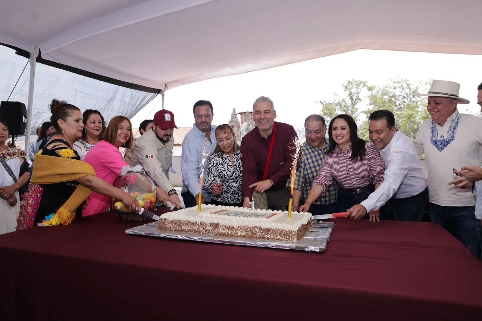 A un año de su apertura, mercado de Pátzcuaro es pilar turístico y comercial de la región: Bedolla
