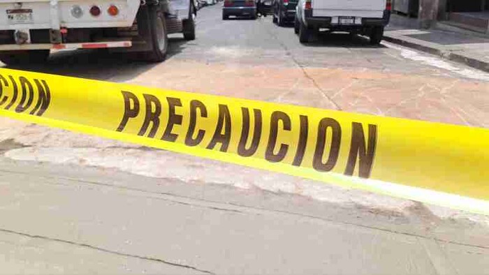 Abandonan 3 cuerpos dentro de auto en Acapulco, Guerrero