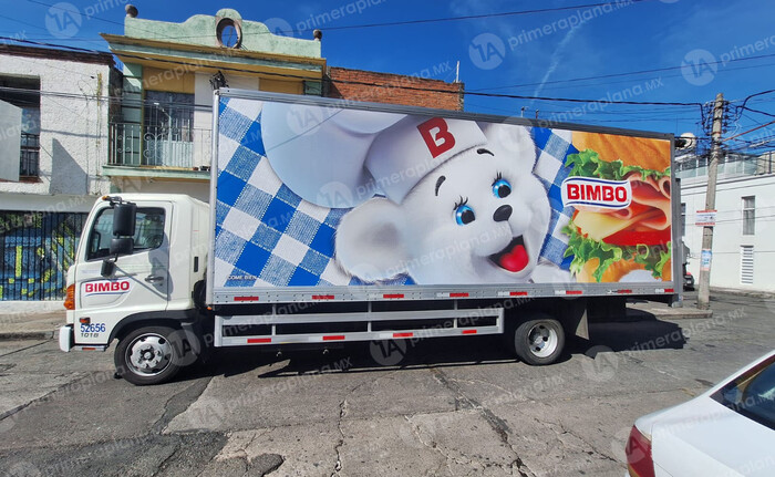 Abandonan vehículo de Bimbo presuntamente robado, en Morelia