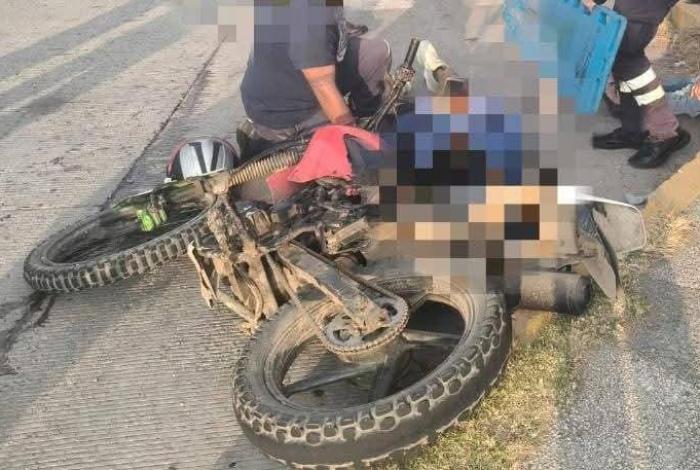 Accidente de motocicleta en Zitácuaro deja dos heridos de consideración