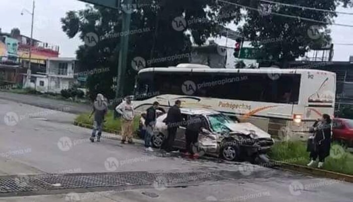 Accidente en Uruapan deja 3 heridos