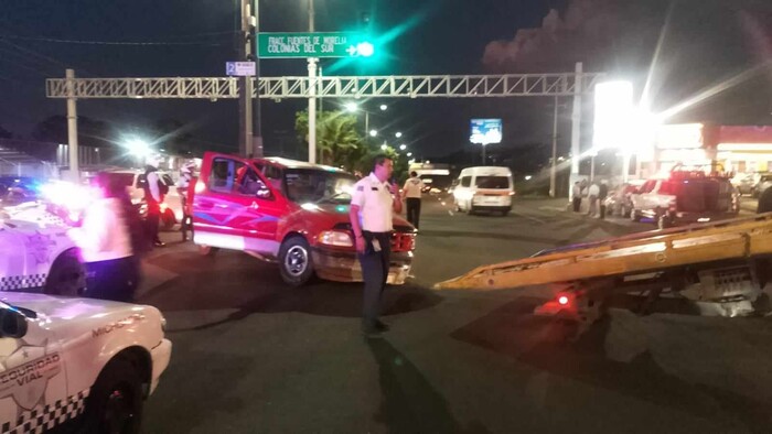 #Accidente | Se registra choque entre 2 vehículos cerca de Fuentes de Morelia