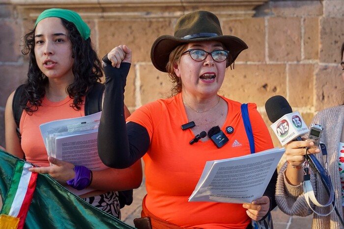 Activistas feministas conmemoran el 25N