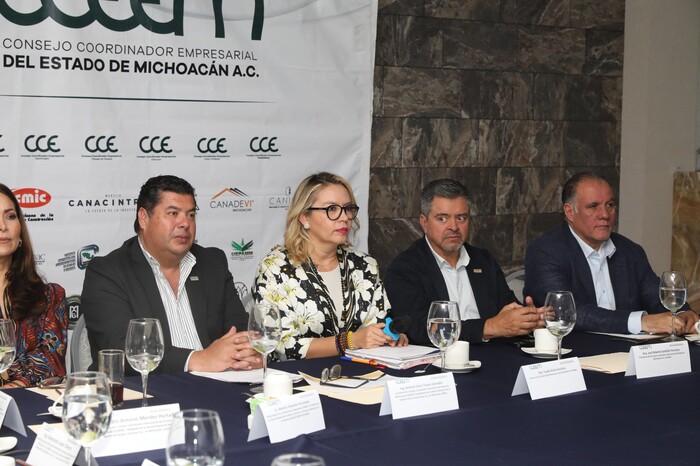 Administración de Yarabí Ávila pasa a la historia con reformas importantes en la UMSNH: CCEEM