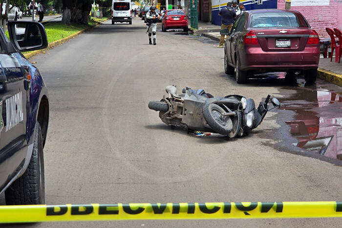 Adolescente es baleado cuando viajaba en una moto, en Zamora