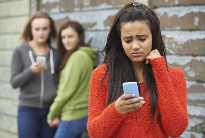 Adolescentes michoacanos, entre los más expuestos al acoso en redes sociales