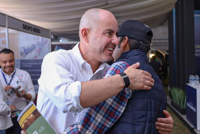 Adolfo Torres destaca trabajo conjunto en la Expo Construcción CMIC Michoacán 2026