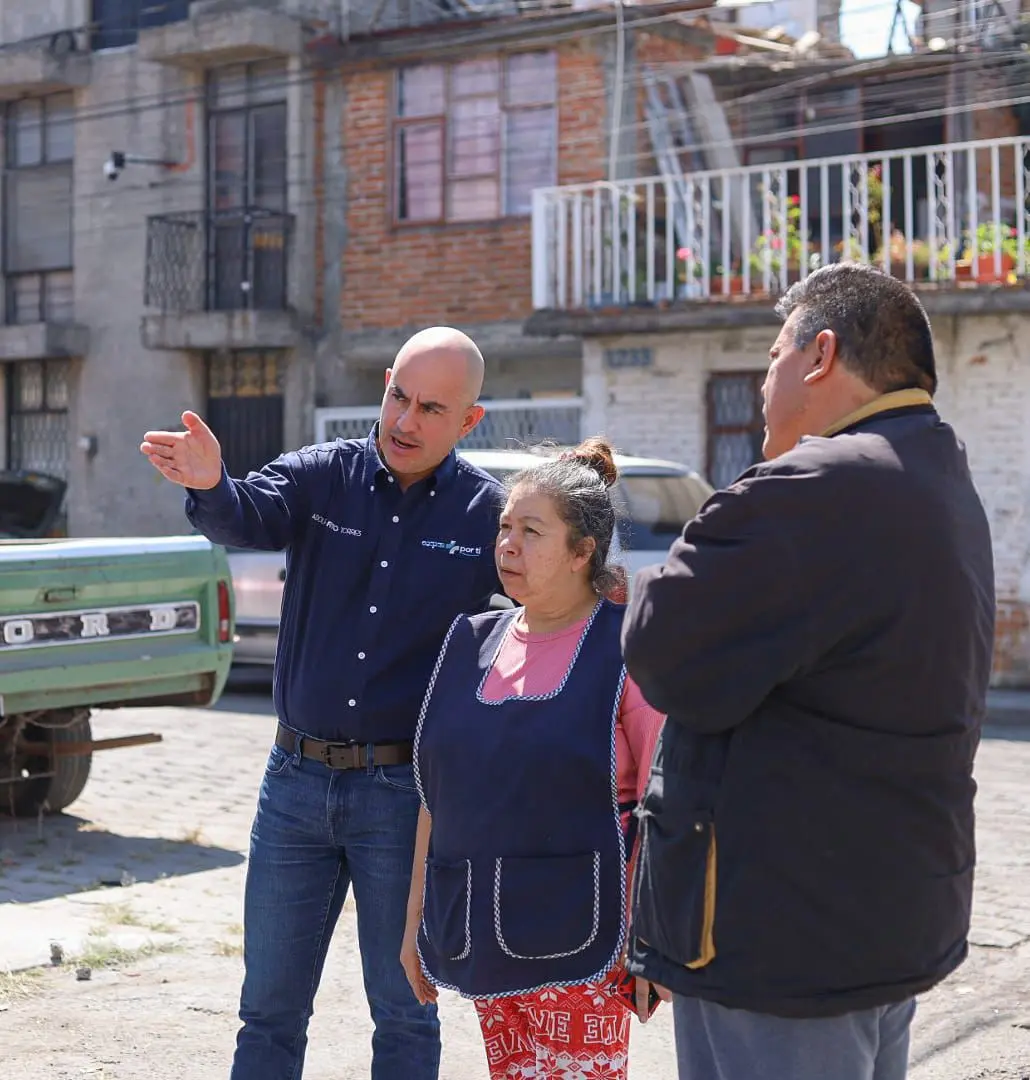 Adolfo Torres realiza visita de trabajo en la colonia Las Margaritas
