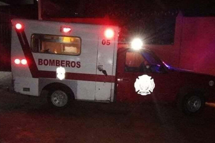 Adulto mayor y una mujer sufren quemaduras al incendiarse casa en la región de Zitácuaro