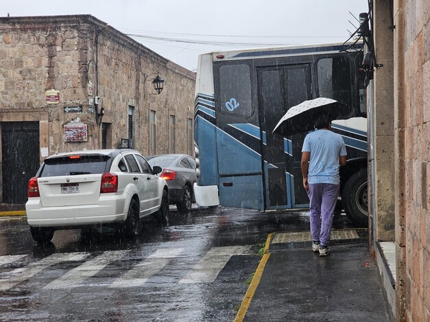 Afectaciones menores dejan lluvias este jueves, en Morelia