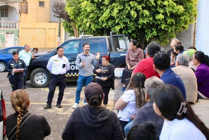 Afianza Yankel Benítez comunicación con vecinas y vecinos de la colonia Dr. Miguel Silva