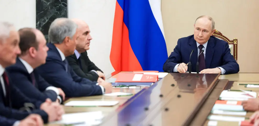 Afirma Putin que Rusia considera reanudar las pruebas nucleares