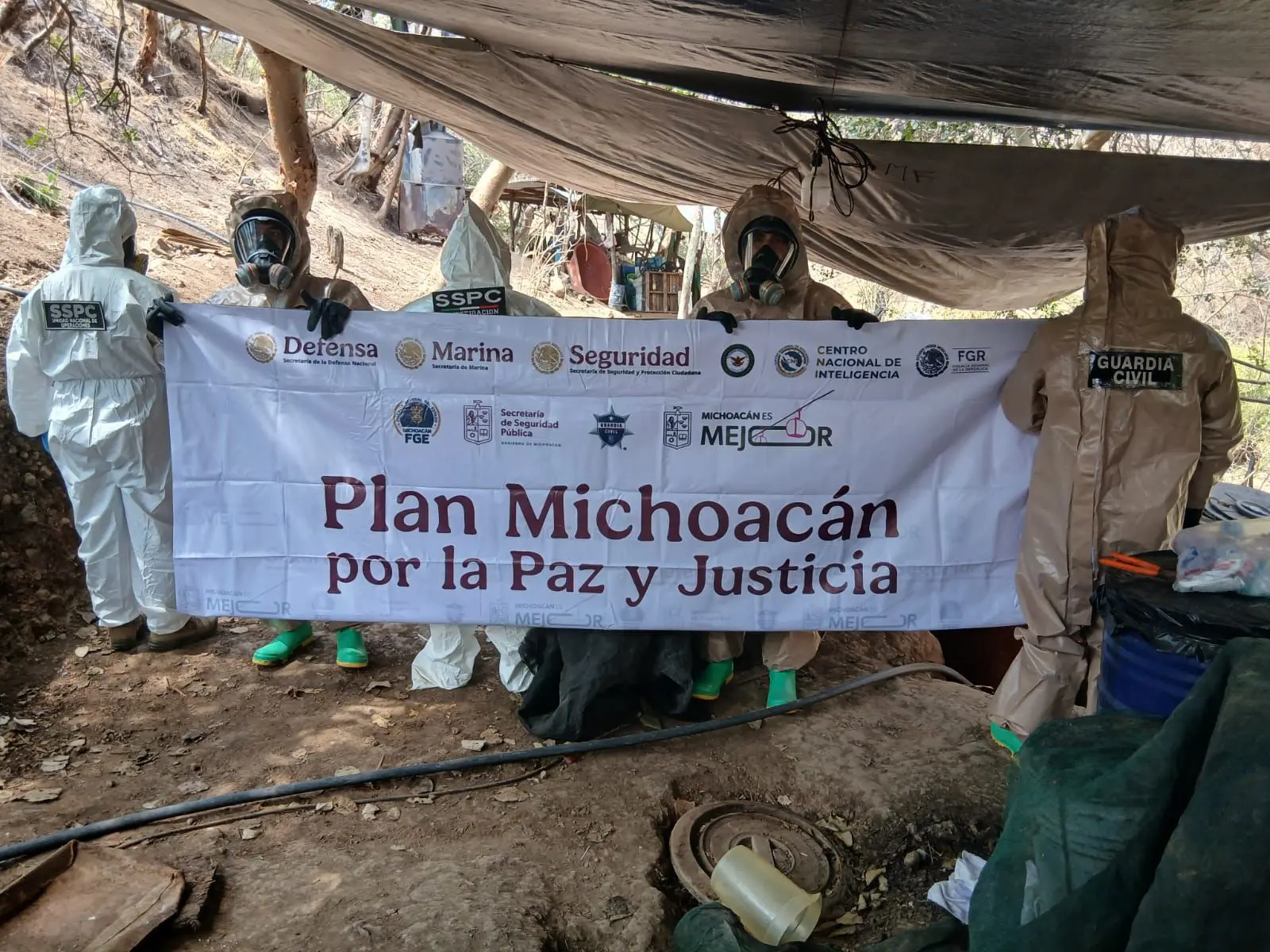 Agentes federales y estatales inhabilitan laboratorio para elaboración de drogas en Peribán