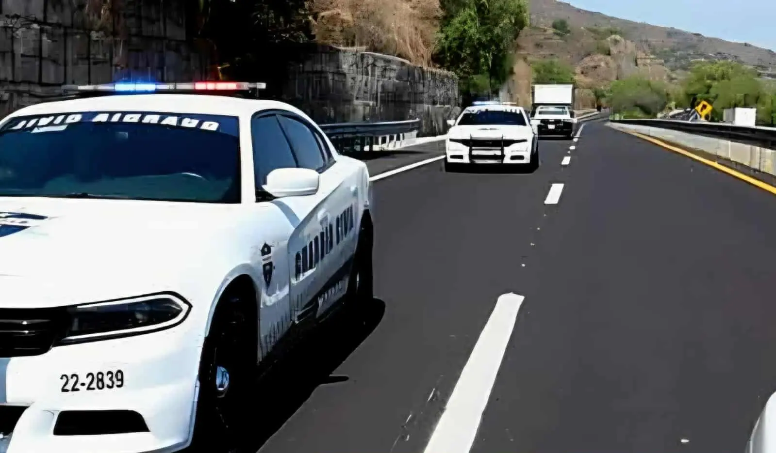 Agreden a elementos de la Guardia Civil en la Autopista de Occidente