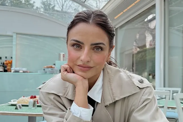Aislinn Derbez regresa a las redes sociales tras la pérdida de su madre