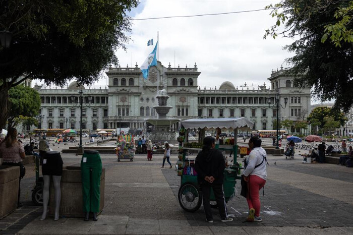 Al menos 600 habitantes de la Sierra de Chiapas huyen a Guatemala por 'guerra' entre cárteles