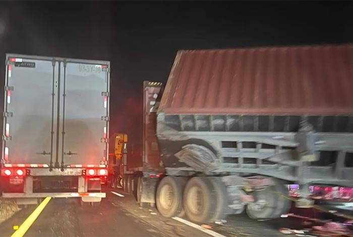 Albañiles, las víctimas del choque entre 6 vehículos anoche en la de Occidente; uno murió