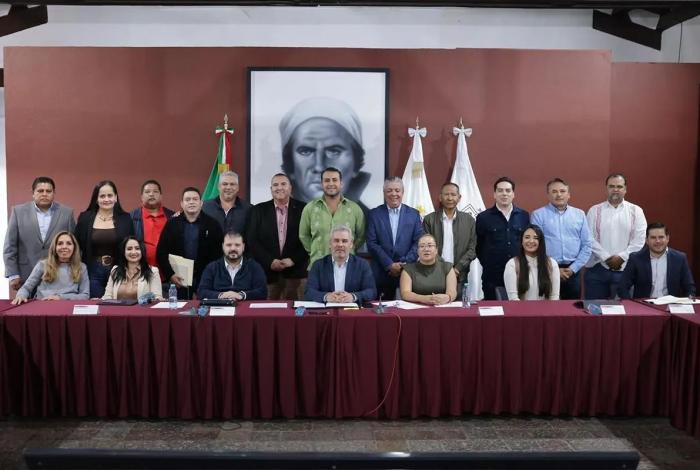 Alcaldes del PRI cierran filas y agradecen apoyo con el Plan Michoacán