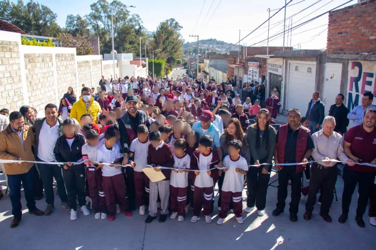 Alexis Velázquez entrega obra de la calle Chapultepec en la Primaria José María Morelos