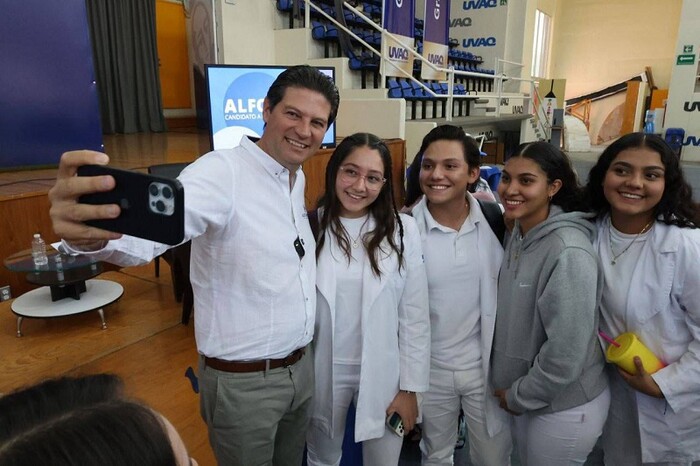 Alfonso Martínez afianza respaldo de estudiantes universitarios