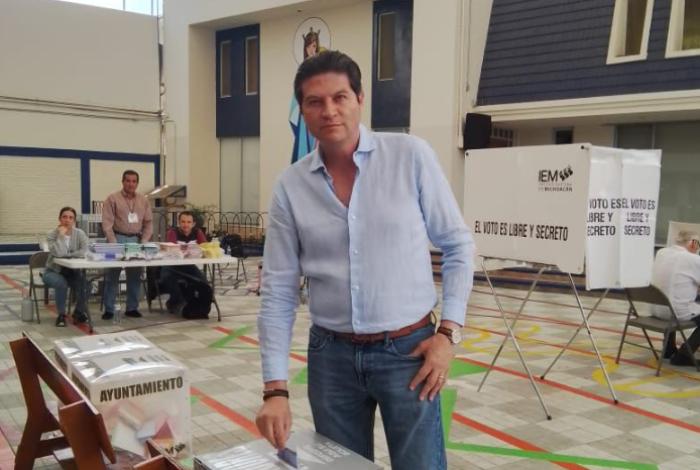 Alfonso Martínez sí acude a votar pero dice que es la elección judicial es una simulación