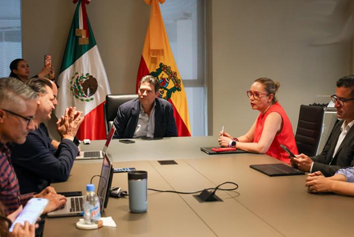 Alfonso Martínez y Yarabí Ávila trazan ruta por adeudo de la Michoacana al OOAPAS