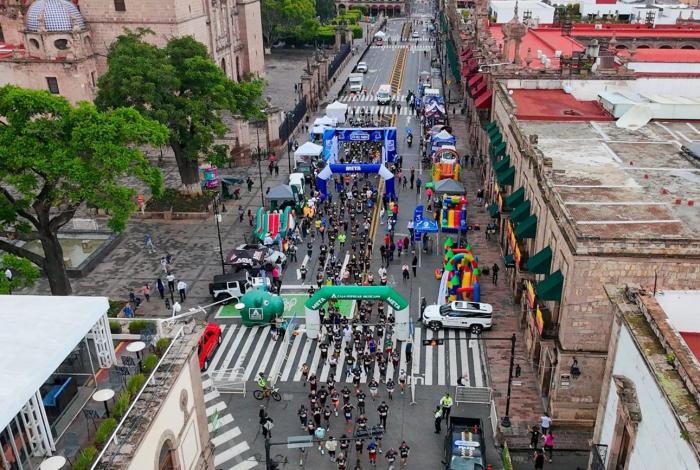 Alrededor de 600 personas se suman a la Carrera Atlética del Día del Padre 