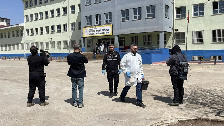 Alumno asesina a 4 personas en Turquía