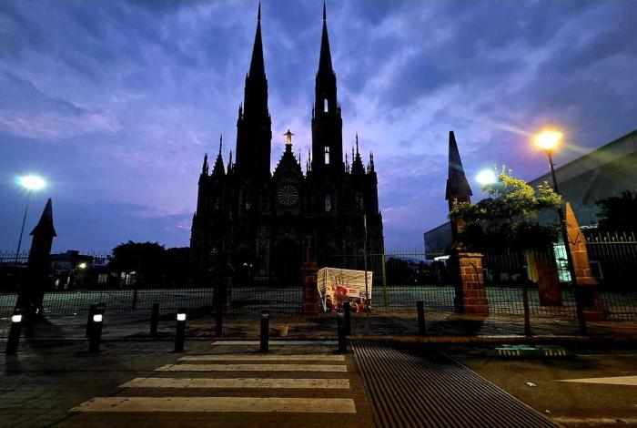 Amaneciendo colocan al menos 8 “narcolonas” en Zamora y Jacona