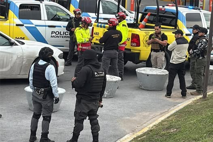 Amenaza de carro bomba en un edificio público moviliza a autoridades de Nuevo León