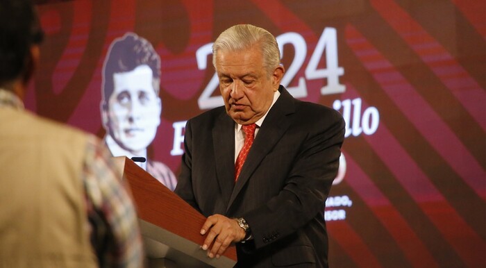 AMLO confirma: Bandera de México presidirá manifestaciones en el Zócalo