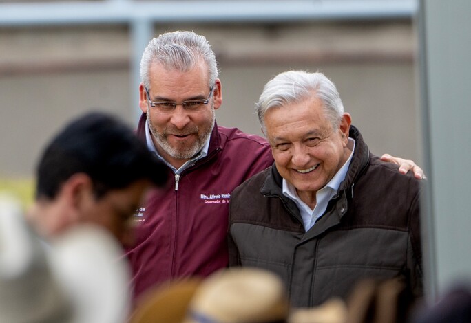 AMLO cumplió con federalización de nómina educativa: Bedolla