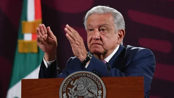 AMLO denuncia ilegalidad en posible freno a reforma judicial por SCJN