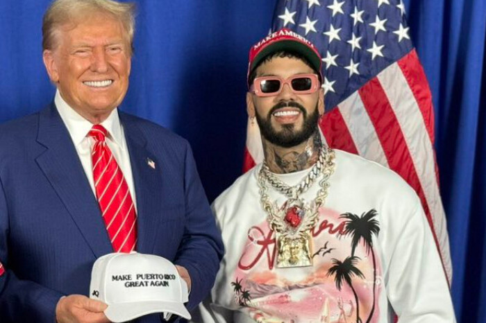 Anuel AA visita a Trump en su casa y llama de nuevo a votar por él