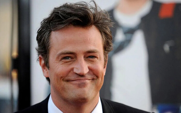 Anuncian beca Matthew Perry