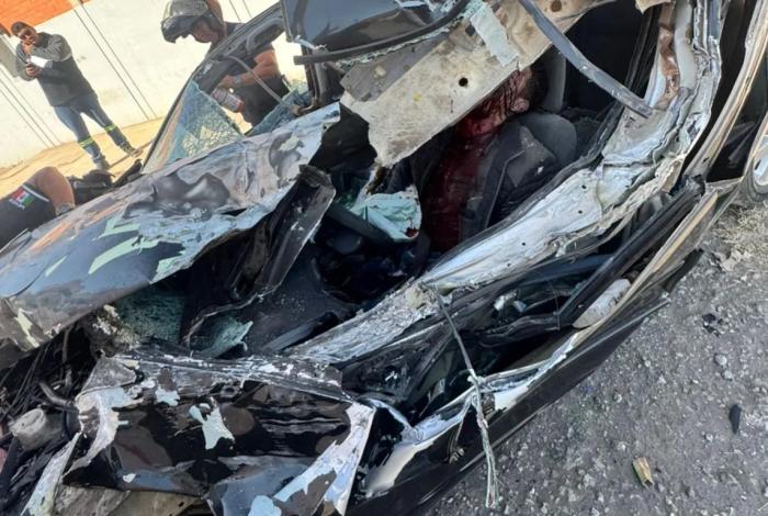 Aparatoso accidente en la Morelia-Salamanca deja a conductor herido de gravedad