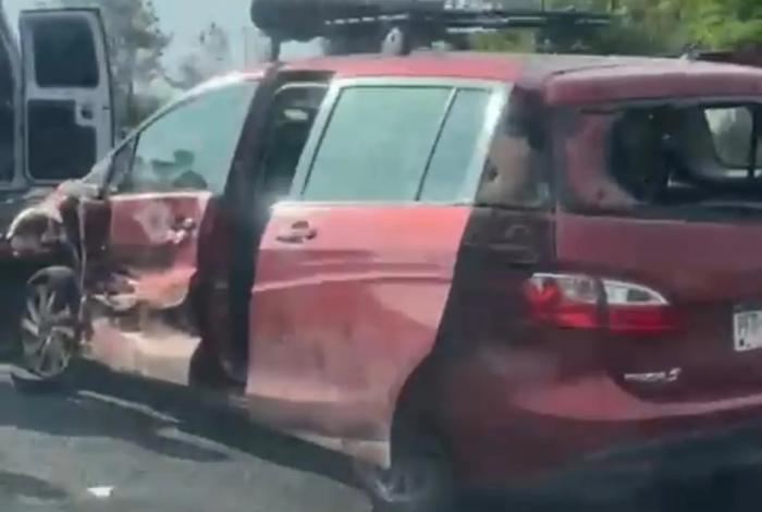 Aparatoso accidente vial en la Siglo XXI deja solo daños materiales