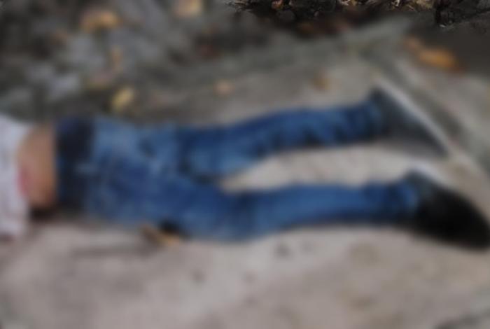 Apatzingán: a tiros, le quitan la vid4 a un hombre