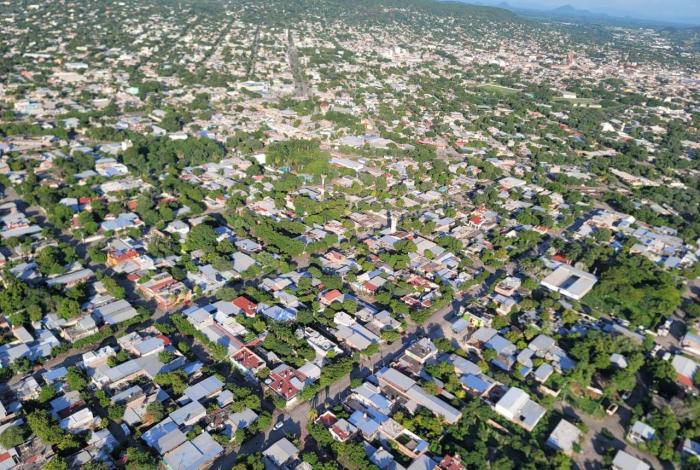 Apatzingán abre línea telefónica para atender desplazamiento forzado