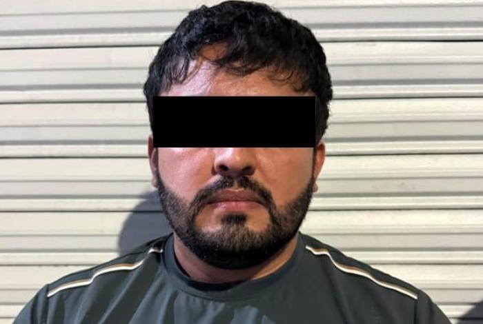 Apatzingán: agarraron a Fernando de Jesús, con arma y droga; sus vecinos lo defienden