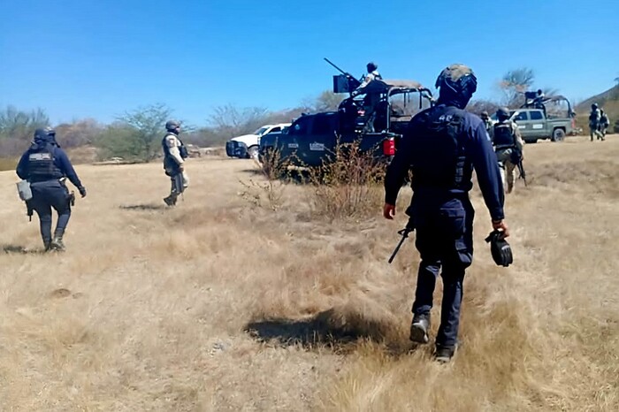 Apatzingán: Atacan con explosivos a militares, GN y GC; 2 heridos