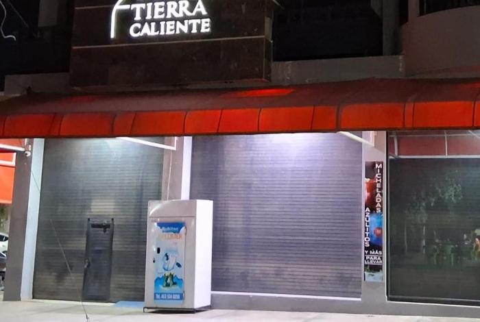 Apatzingán: intentan quemar con bomba molotov vinatería ‘1814 Tierra Caliente’