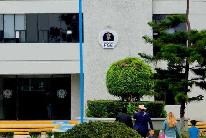Aperciben a funcionario del Ayuntamiento Uruapan; deberá comparecer este martes ante la FGE por la entrega de celulares de Carlos Manzo