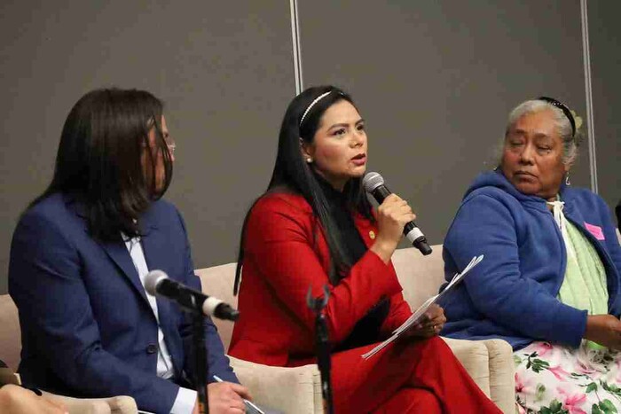 Araceli Saucedo recibe a mujeres pescadoras y reconoce su trabajo y aporte a la economía nacional