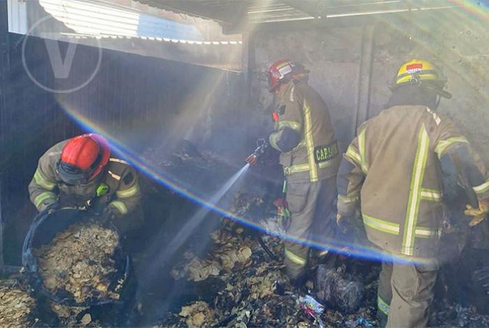 Arde área de residuos de una fábrica de tostadas y frituras al norte de Morelia